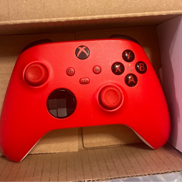 Xbox One Controller - Picture 4 of 5